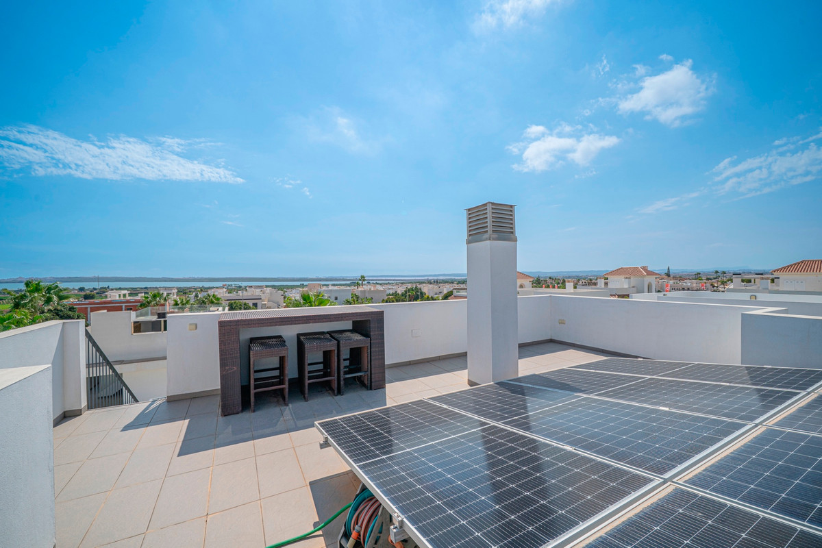 For sale - 3 Bedroom 2 Bathroom House - Detached Villa in Rojales - Lo Pepin  - Alicante
