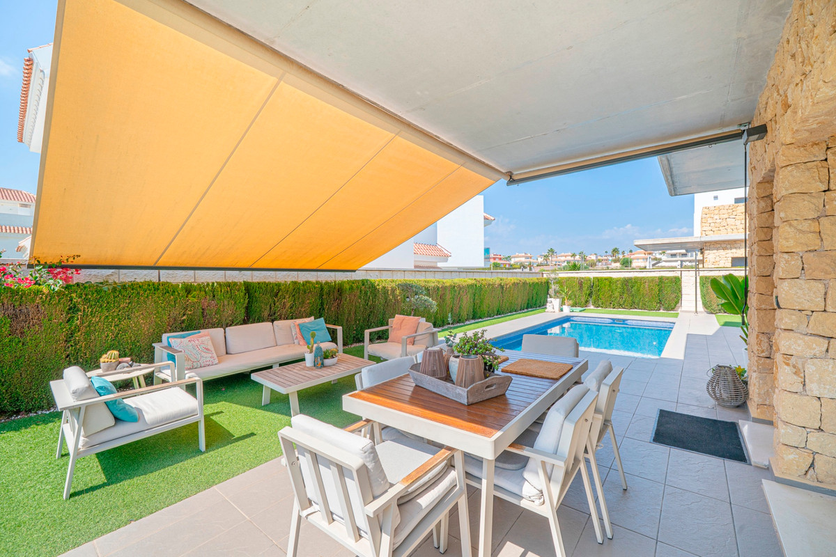 For sale - 3 Bedroom 2 Bathroom House - Detached Villa in Rojales - Lo Pepin  - Alicante