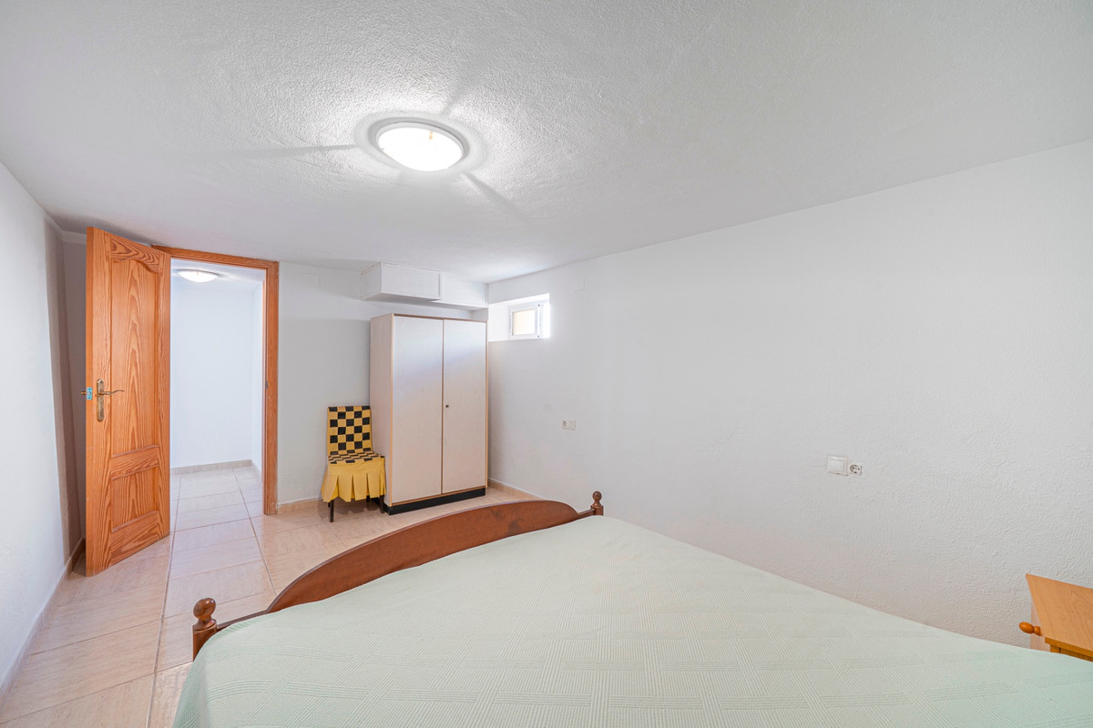 For sale - 5 Bedroom 4 Bathroom House - Detached Villa in Rojales - Ciudad Quesada  - Alicante