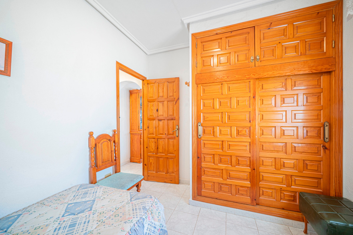 For sale - 5 Bedroom 4 Bathroom House - Detached Villa in Rojales - Ciudad Quesada  - Alicante