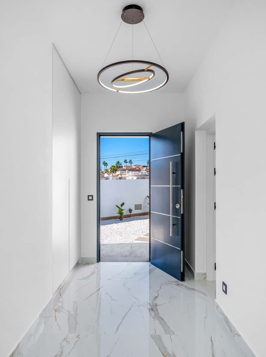 For sale - 4 Bedroom 4 Bathroom House - Detached Villa in Rojales - Rojales Centro  - Alicante