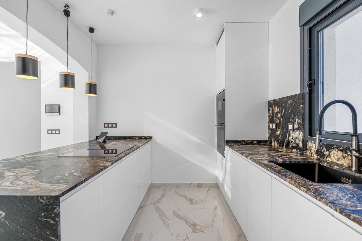 For sale - 4 Bedroom 4 Bathroom House - Detached Villa in Rojales - Rojales Centro  - Alicante