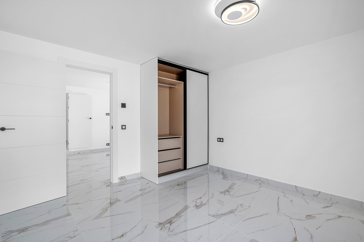 For sale - 4 Bedroom 4 Bathroom House - Detached Villa in Rojales - Rojales Centro  - Alicante