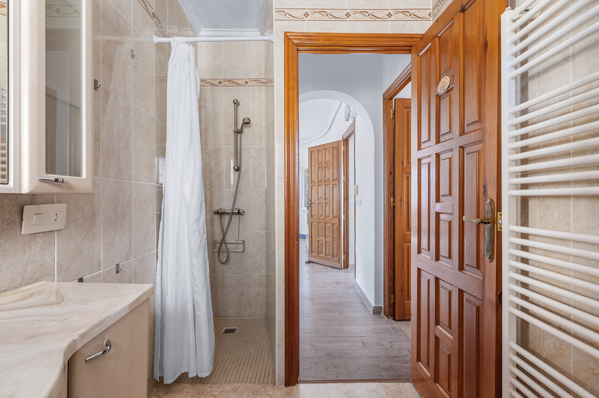 For sale - 3 Bedroom 3 Bathroom House - Detached Villa in Rojales - Ciudad Quesada  - Alicante
