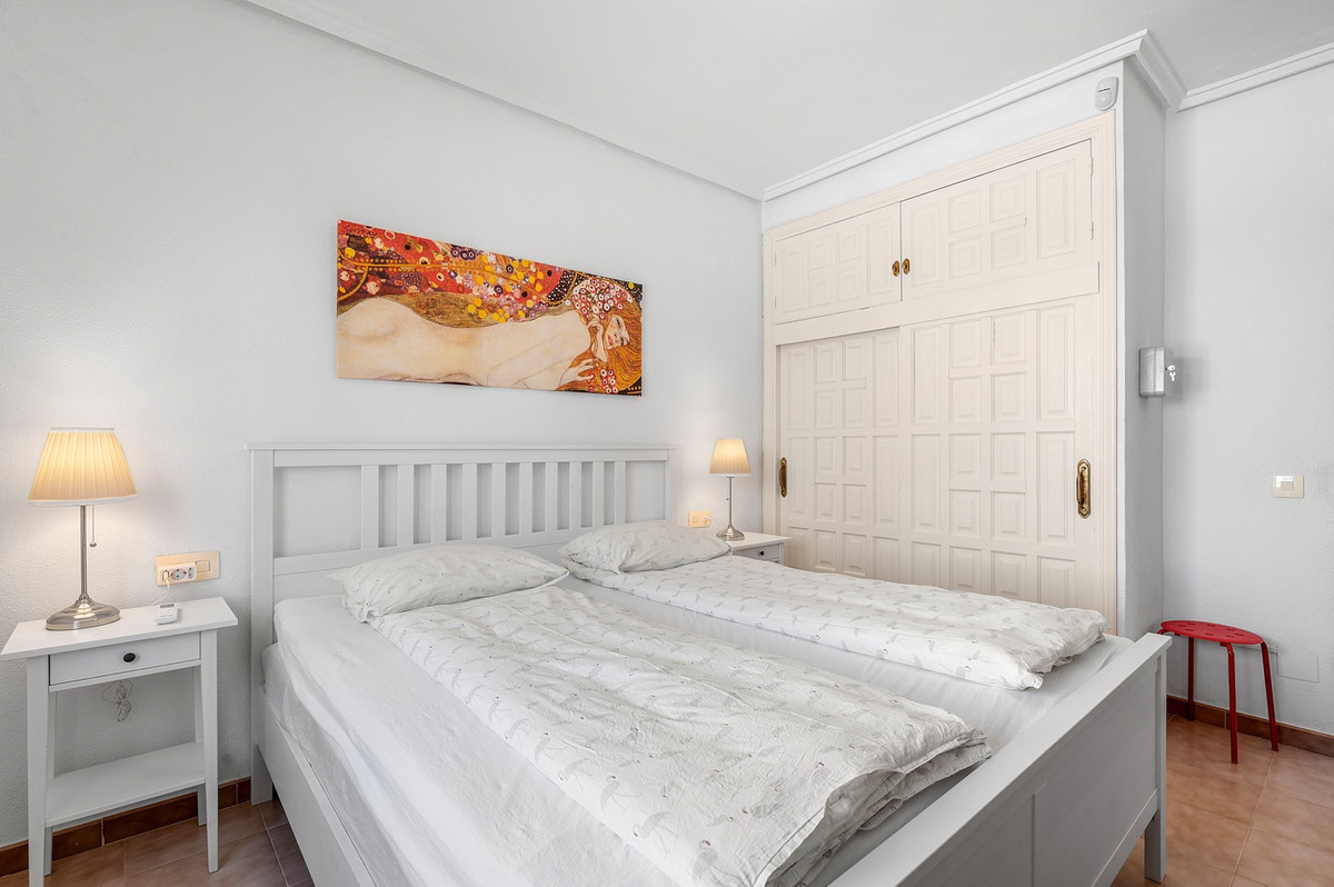 For sale - 3 Bedroom 3 Bathroom House - Detached Villa in Rojales - Ciudad Quesada  - Alicante