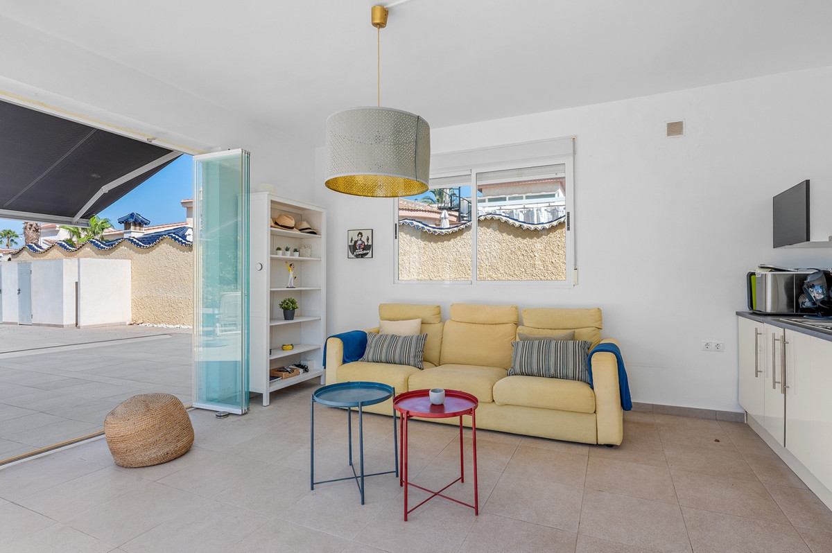 For sale - 3 Bedroom 3 Bathroom House - Detached Villa in Rojales - Ciudad Quesada  - Alicante