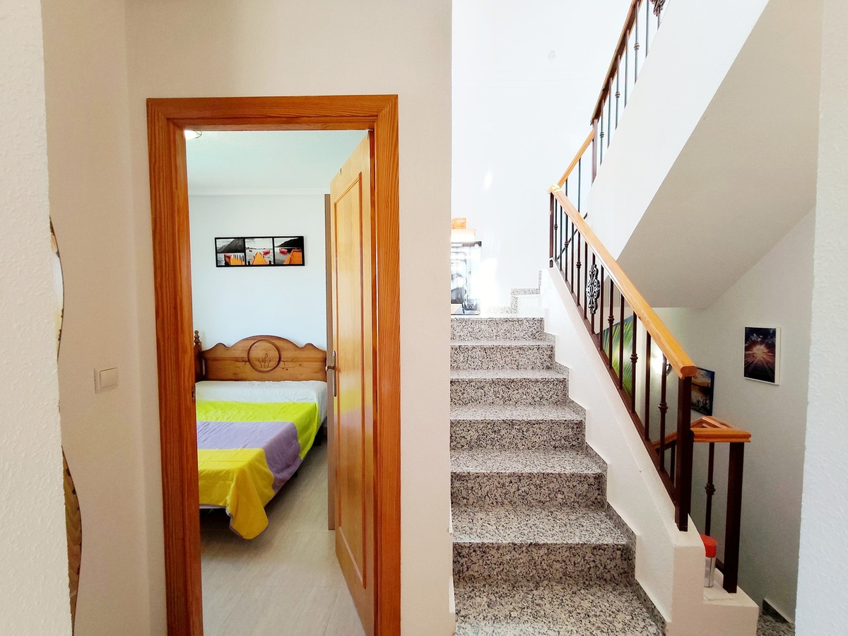 For sale - 4 Bedroom 2 Bathroom House - Townhouse in Rojales - Ciudad Quesada  - Alicante