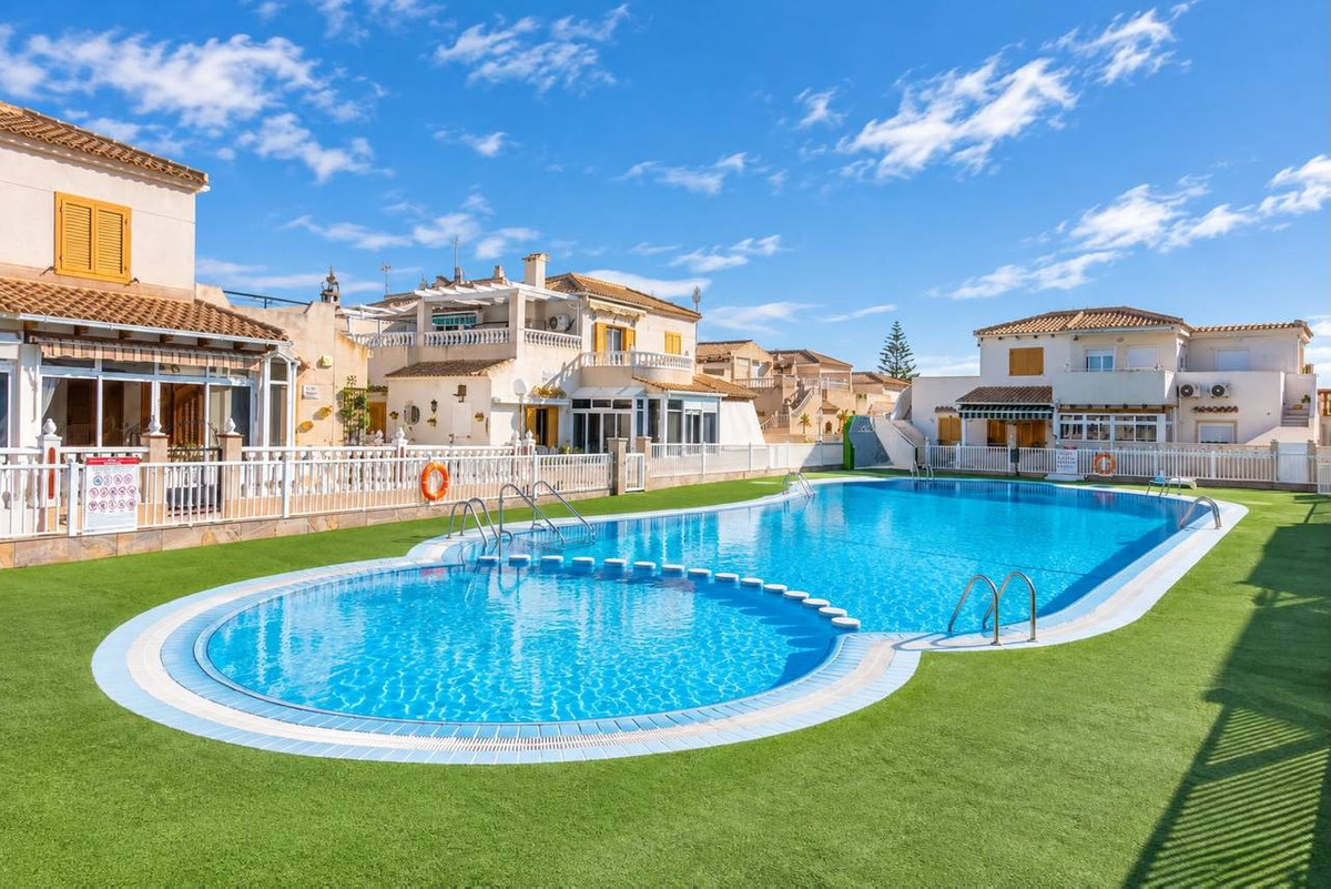 For sale - 2 Bedroom 2 Bathroom House - Townhouse in Orihuela - Playa Flamenca  - Alicante