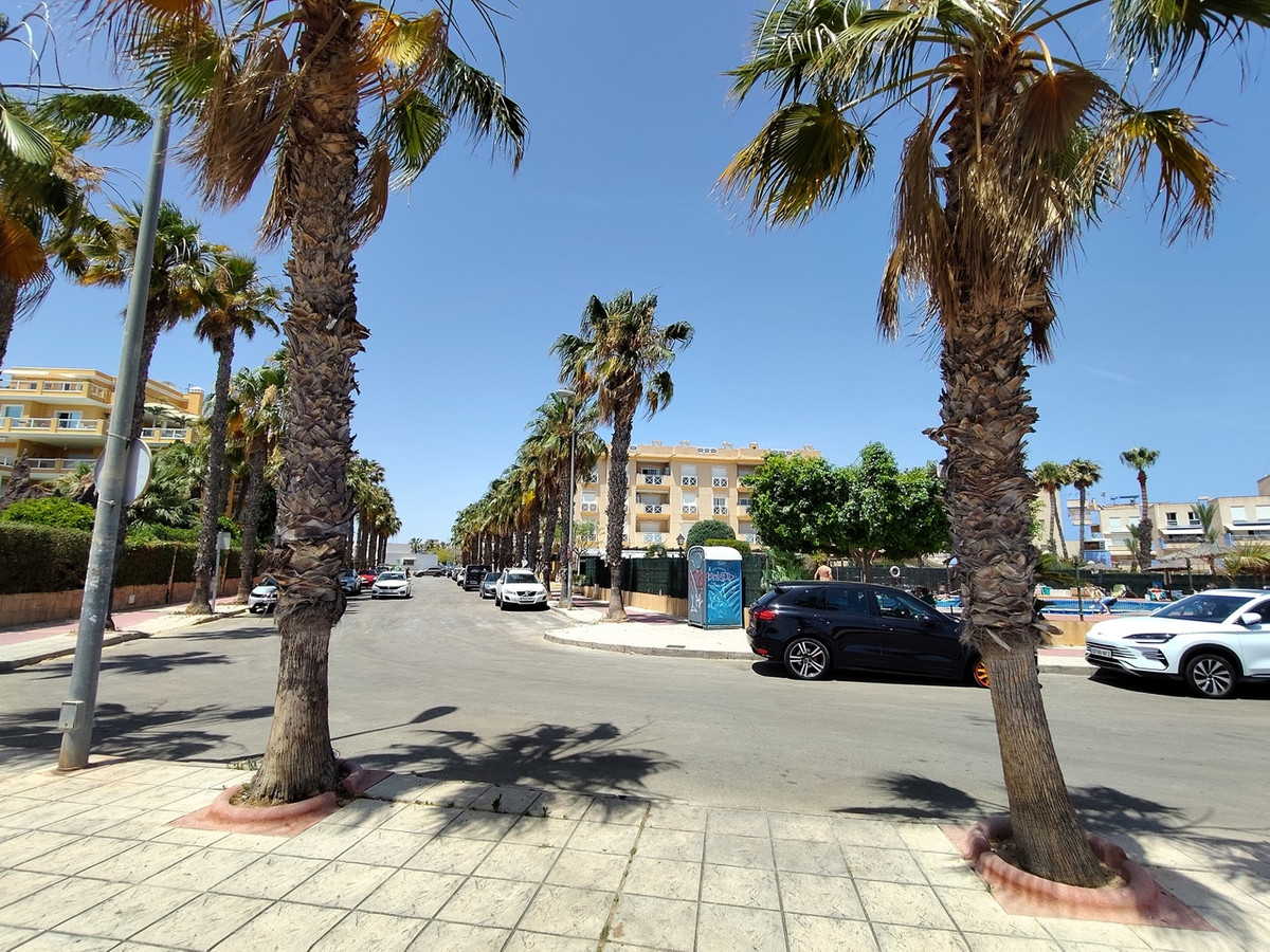 For sale - 2 Bedroom 2 Bathroom Apartment - Middle Floor Apartment in Orihuela - Cabo Roig  - Alicante