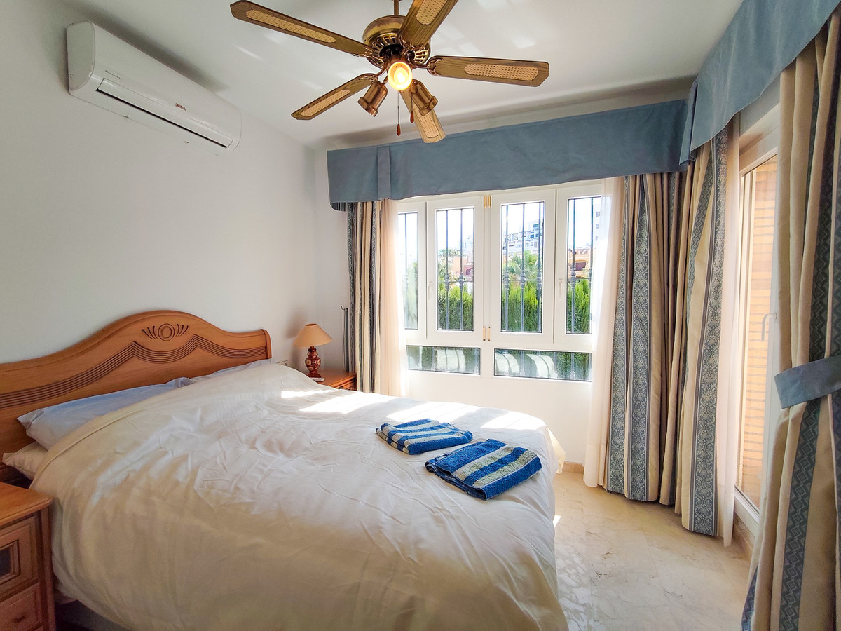 For sale - 3 Bedroom 2 Bathroom House - Detached Villa in Orihuela - Villamartin  - Alicante