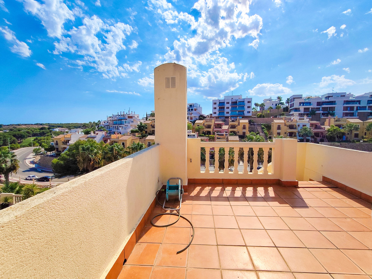 For sale - 3 Bedroom 2 Bathroom House - Detached Villa in Orihuela - Villamartin  - Alicante
