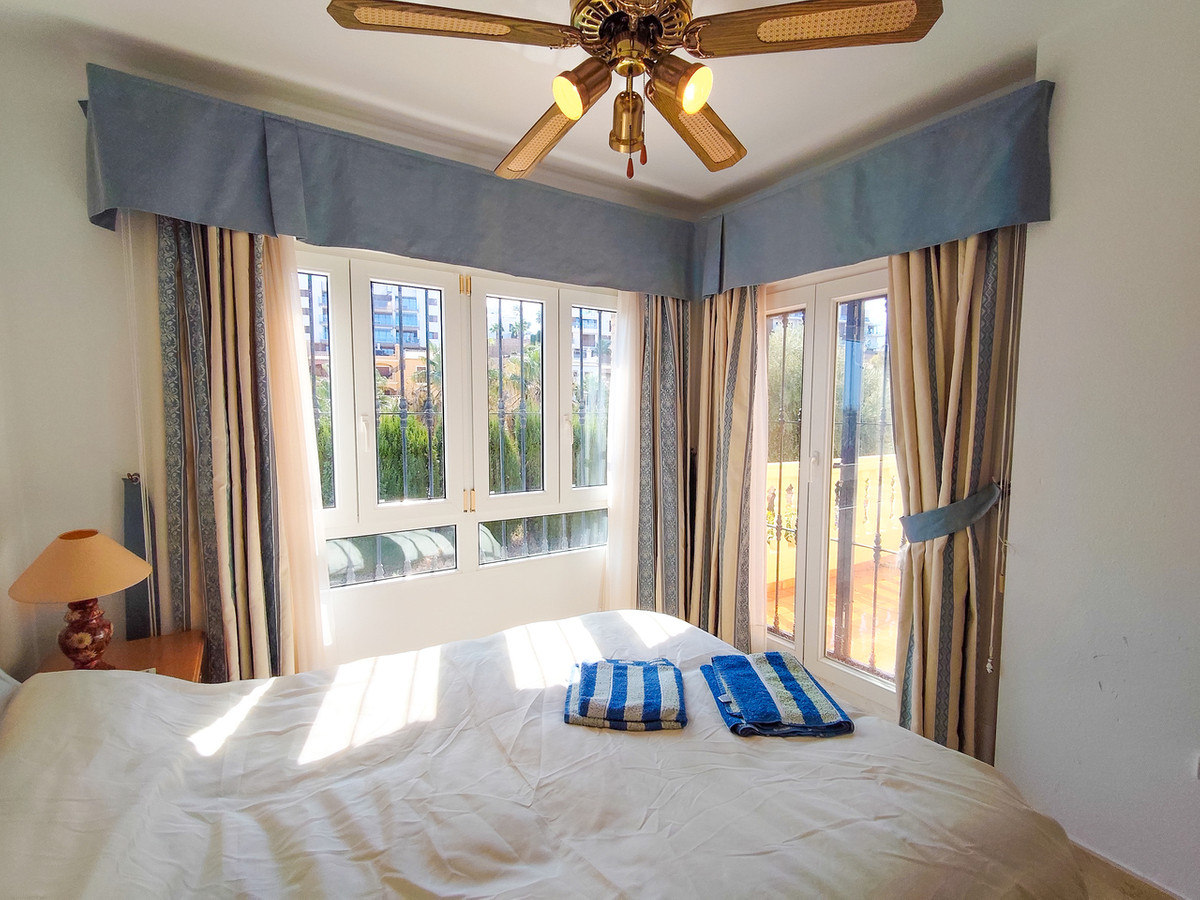 For sale - 3 Bedroom 2 Bathroom House - Detached Villa in Orihuela - Villamartin  - Alicante