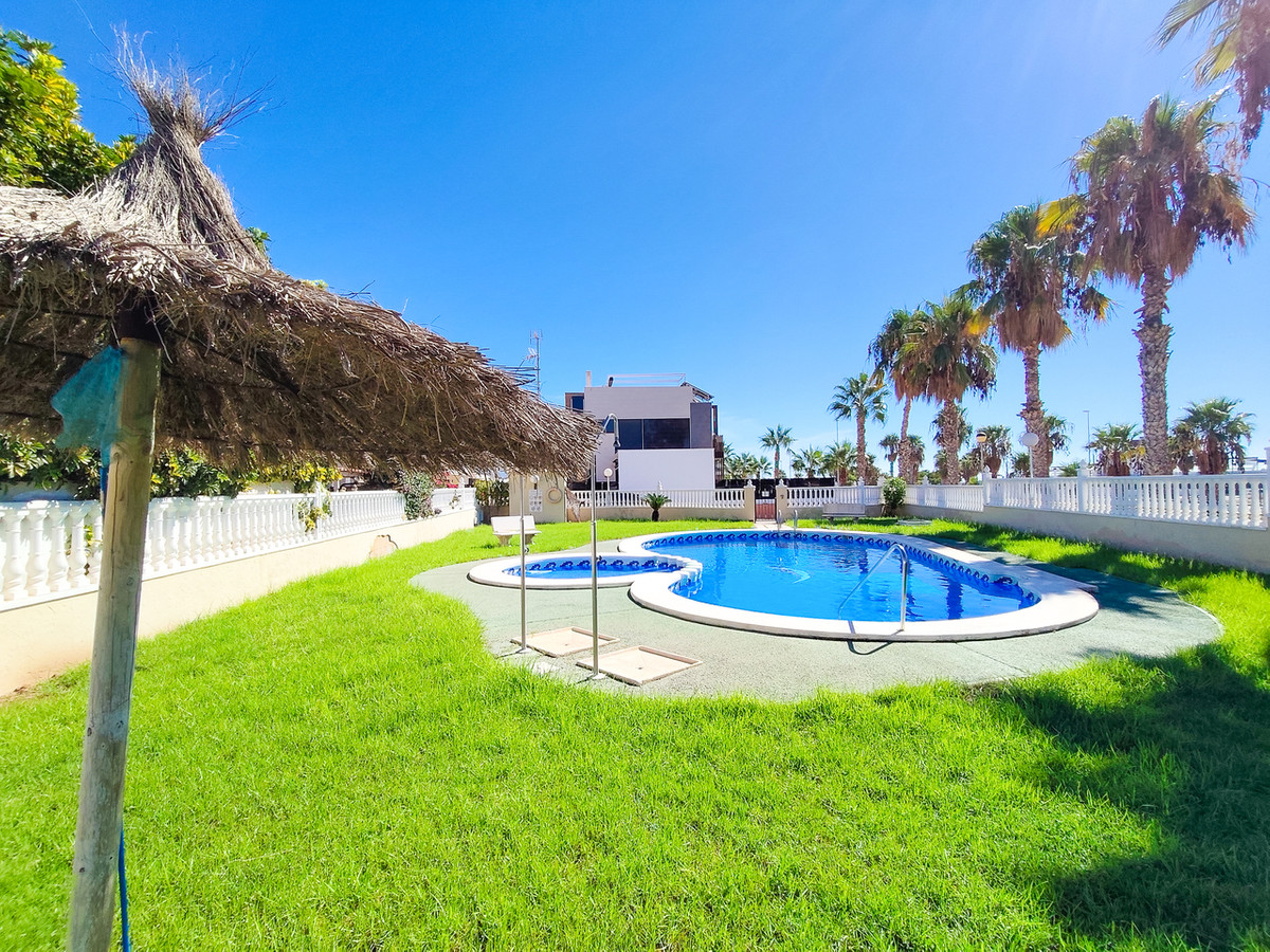 For sale - 2 Bedroom 2 Bathroom Apartment - Ground Floor Apartment in Orihuela - Cabo Roig  - Alicante