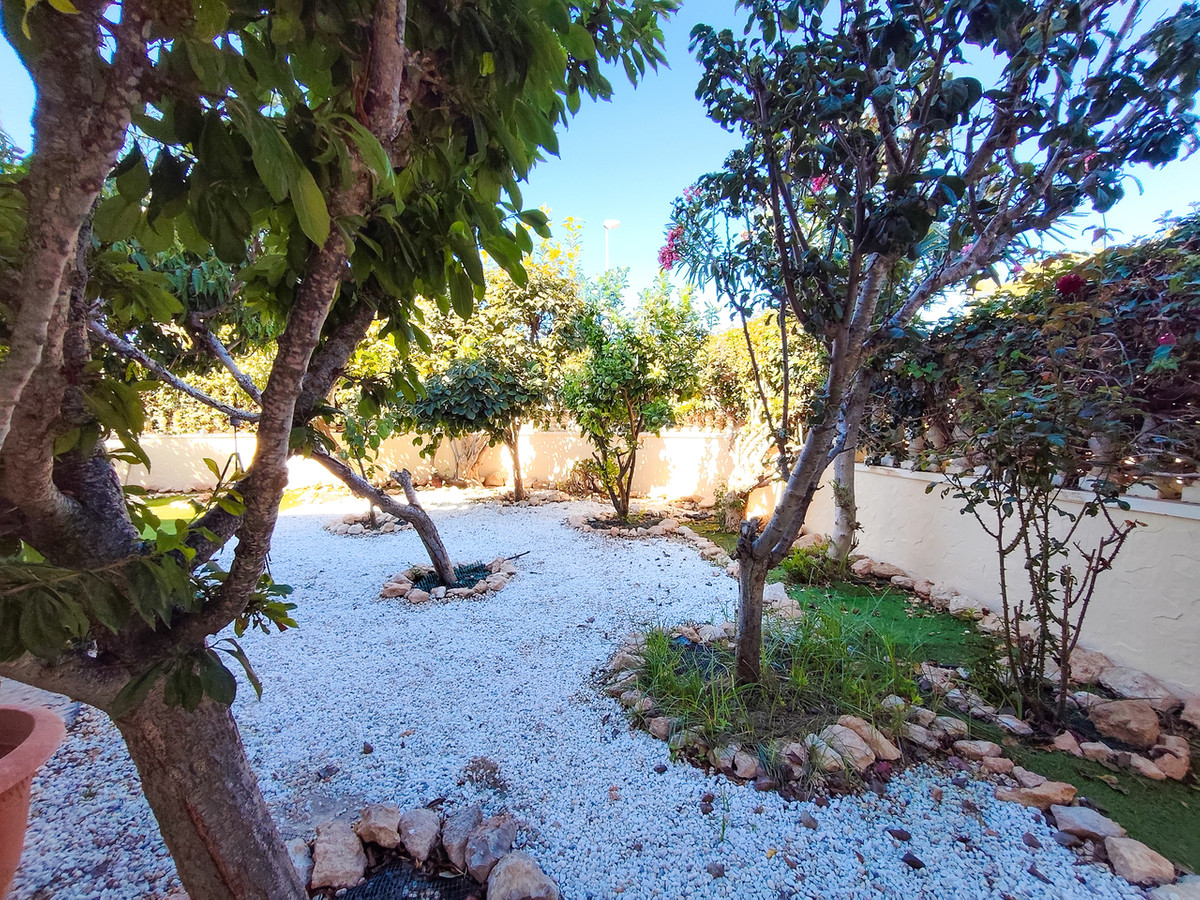 For sale - 2 Bedroom 2 Bathroom Apartment - Ground Floor Apartment in Orihuela - Cabo Roig  - Alicante