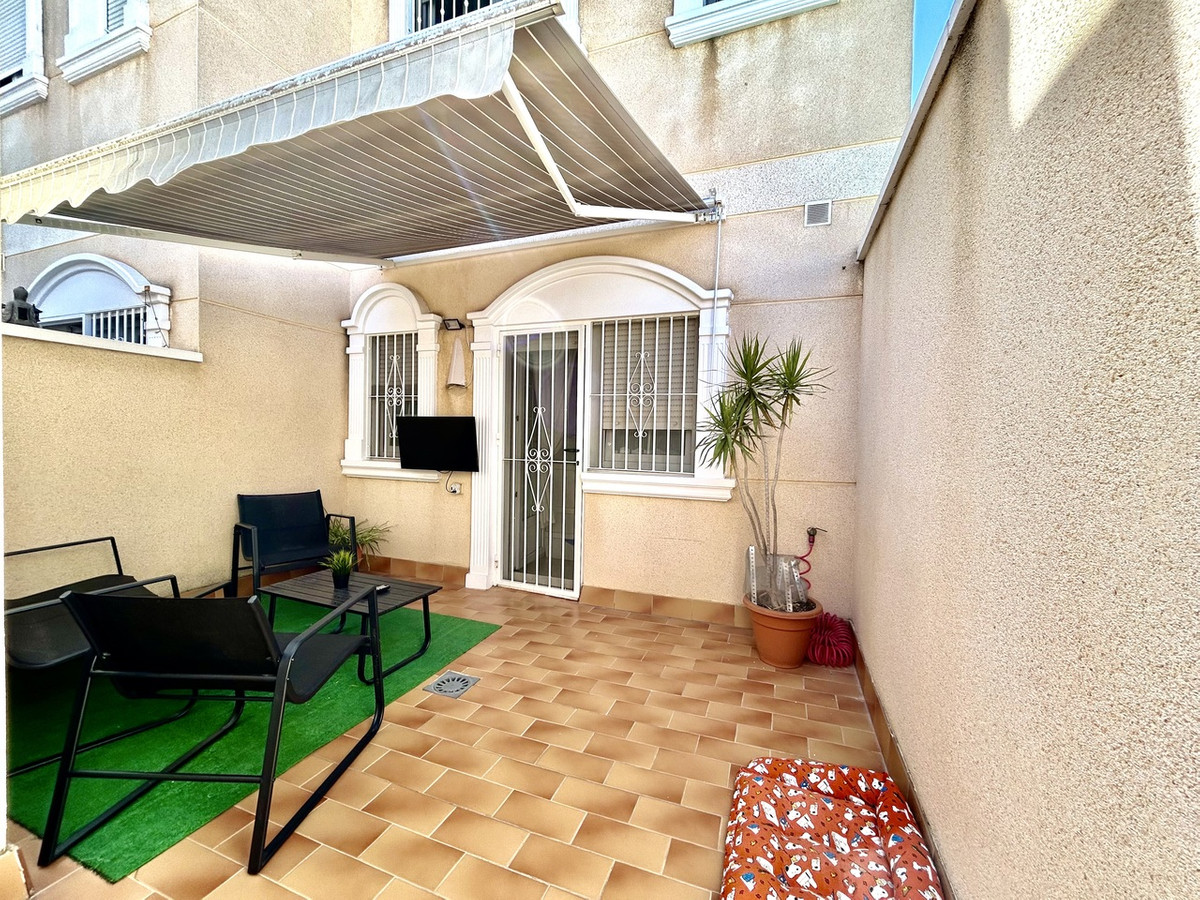 For sale - 4 Bedroom 3 Bathroom House - Townhouse in Almoradi - Heredades  - Alicante