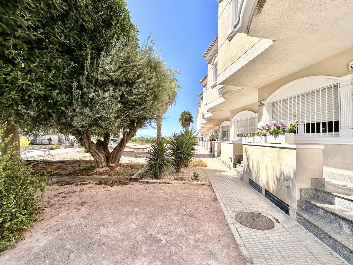 For sale - 4 Bedroom 3 Bathroom House - Townhouse in Almoradi - Heredades  - Alicante