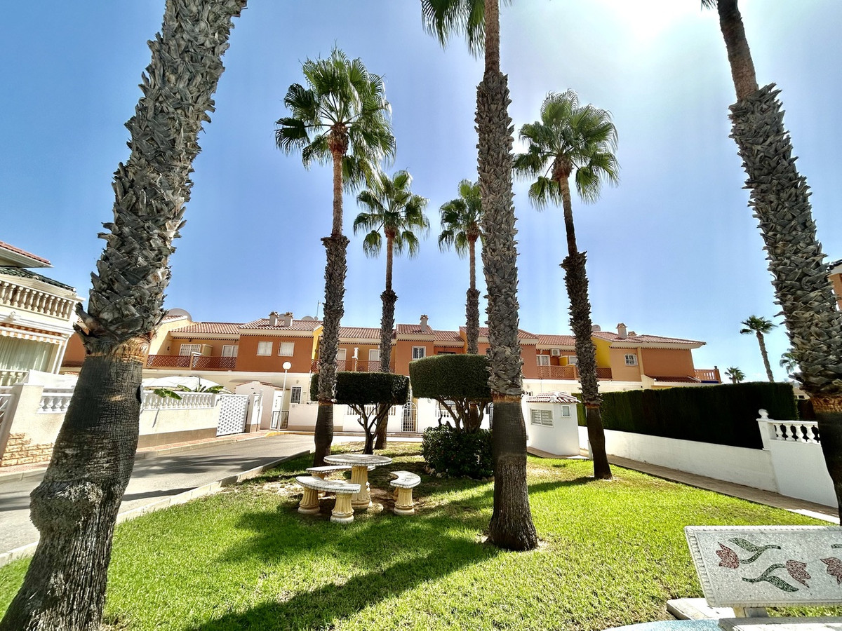 For sale - 3 Bedroom 2 Bathroom House - Townhouse in Rojales - Ciudad Quesada  - Alicante