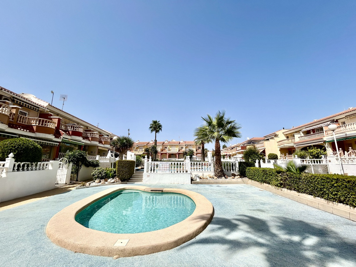 For sale - 3 Bedroom 2 Bathroom House - Townhouse in Rojales - Ciudad Quesada  - Alicante