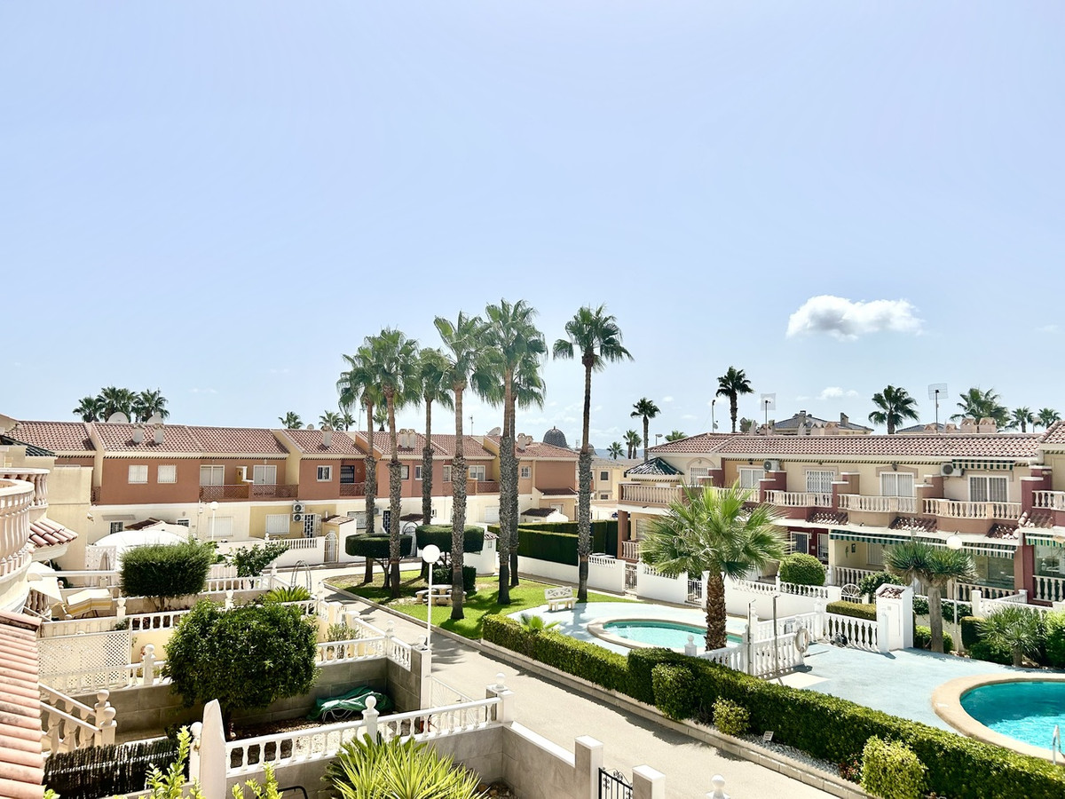 For sale - 3 Bedroom 2 Bathroom House - Townhouse in Rojales - Ciudad Quesada  - Alicante