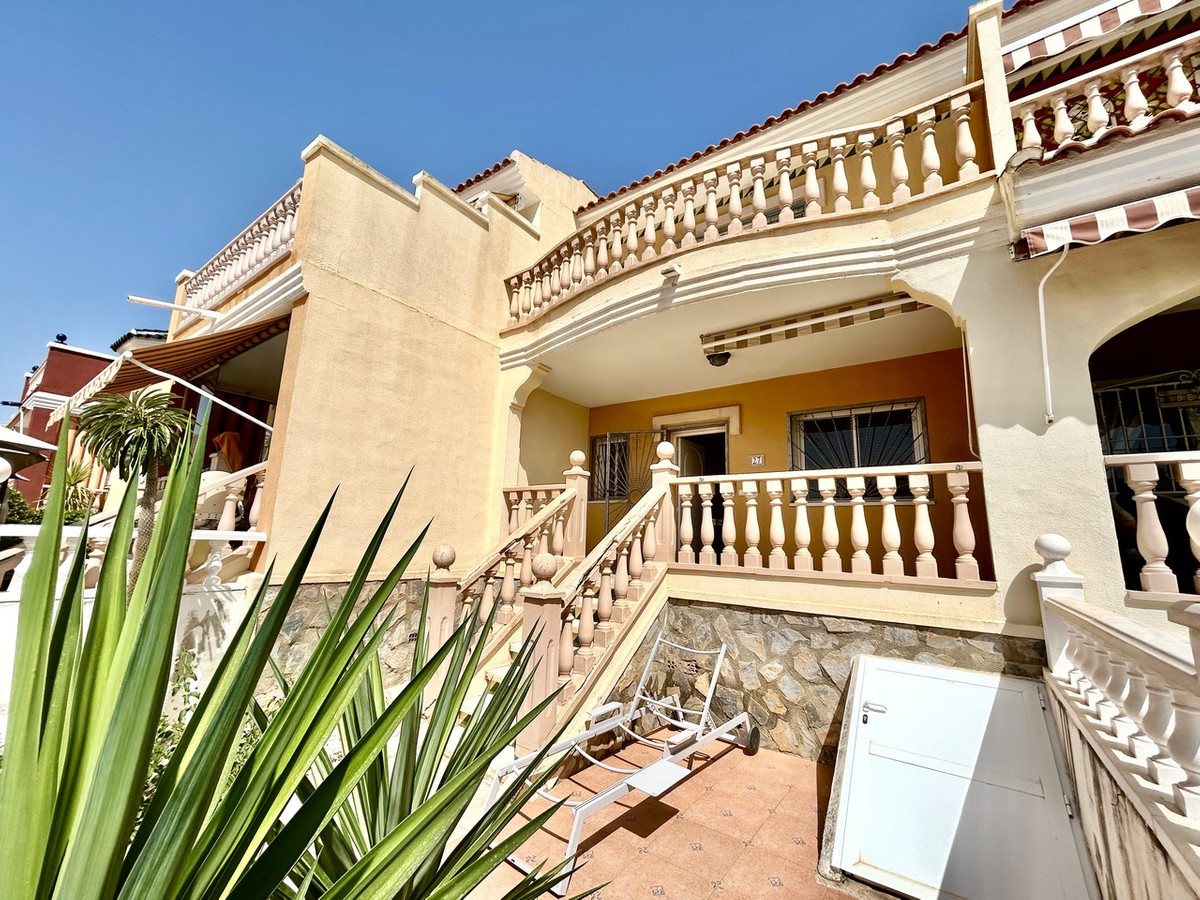 For sale - 3 Bedroom 2 Bathroom House - Townhouse in Rojales - Ciudad Quesada  - Alicante