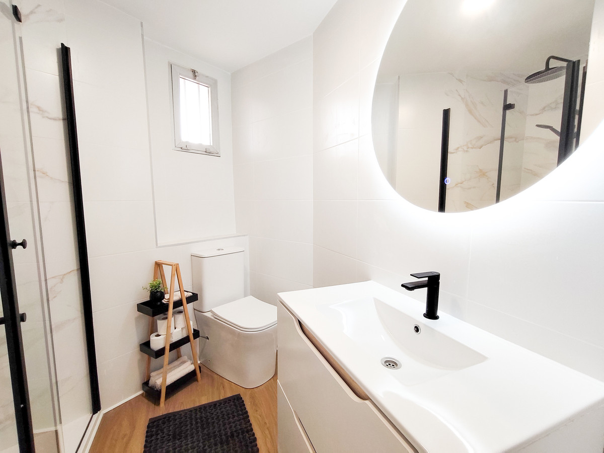For sale - 3 Bedroom 2 Bathroom Apartment - Middle Floor Apartment in Orihuela - La Zenia  - Alicante