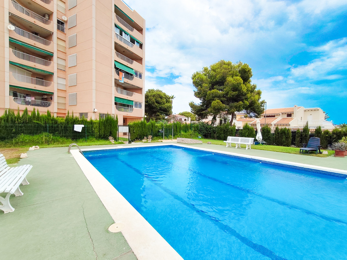 For sale - 3 Bedroom 2 Bathroom Apartment - Middle Floor Apartment in Orihuela - La Zenia  - Alicante