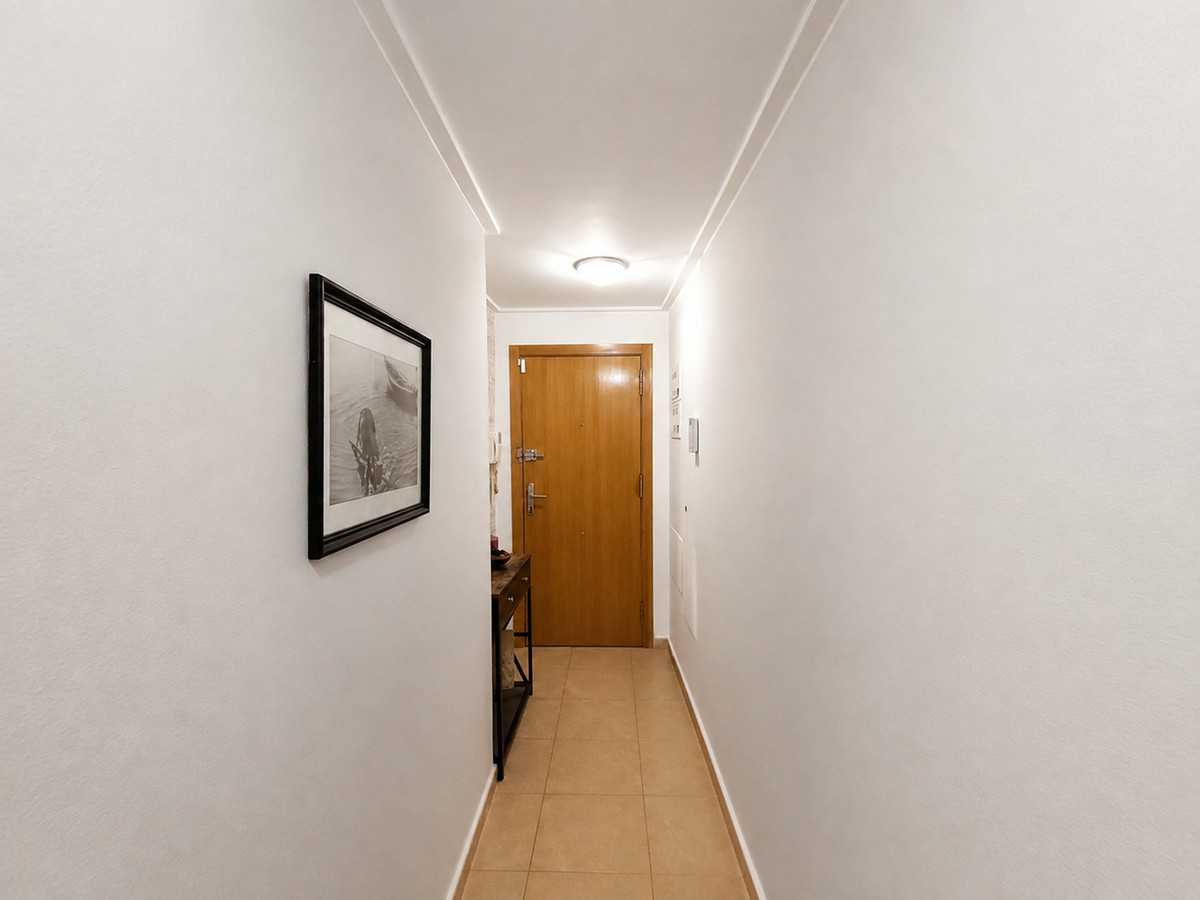 For sale - 3 Bedroom 2 Bathroom Apartment - Middle Floor Apartment in Torrevieja - Torrevieja Centro  - Alicante