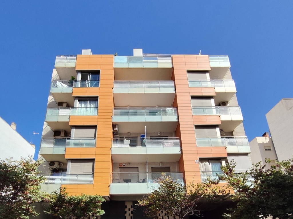 3 Bedroom 2 Bathroom Apartment - Middle Floor Apartment in Torrevieja