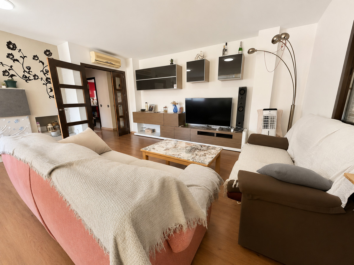 For sale - 4 Bedroom 1 Bathroom Apartment - Ground Floor Apartment in Rojales - Rojales Centro  - Alicante