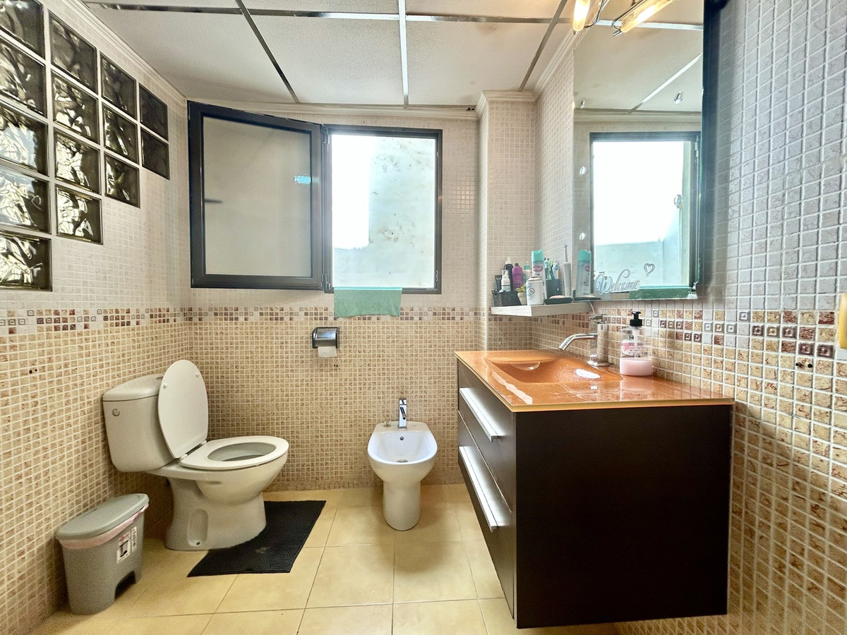 For sale - 4 Bedroom 1 Bathroom Apartment - Ground Floor Apartment in Rojales - Rojales Centro  - Alicante