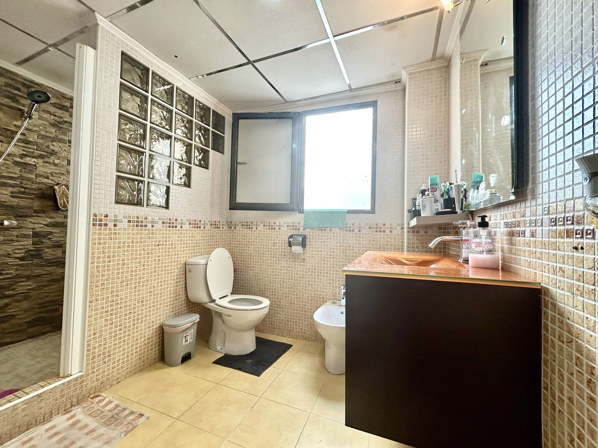 For sale - 4 Bedroom 1 Bathroom Apartment - Ground Floor Apartment in Rojales - Rojales Centro  - Alicante