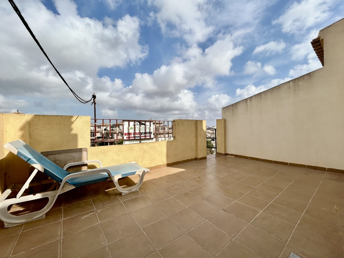 For sale - 3 Bedroom 2 Bathroom Top Floor Apartment in La Zenia - La Zenia  - Alicante
