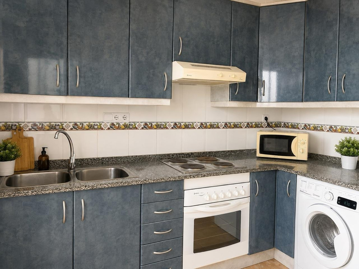 For sale - 3 Bedroom 2 Bathroom Top Floor Apartment in La Zenia - La Zenia  - Alicante