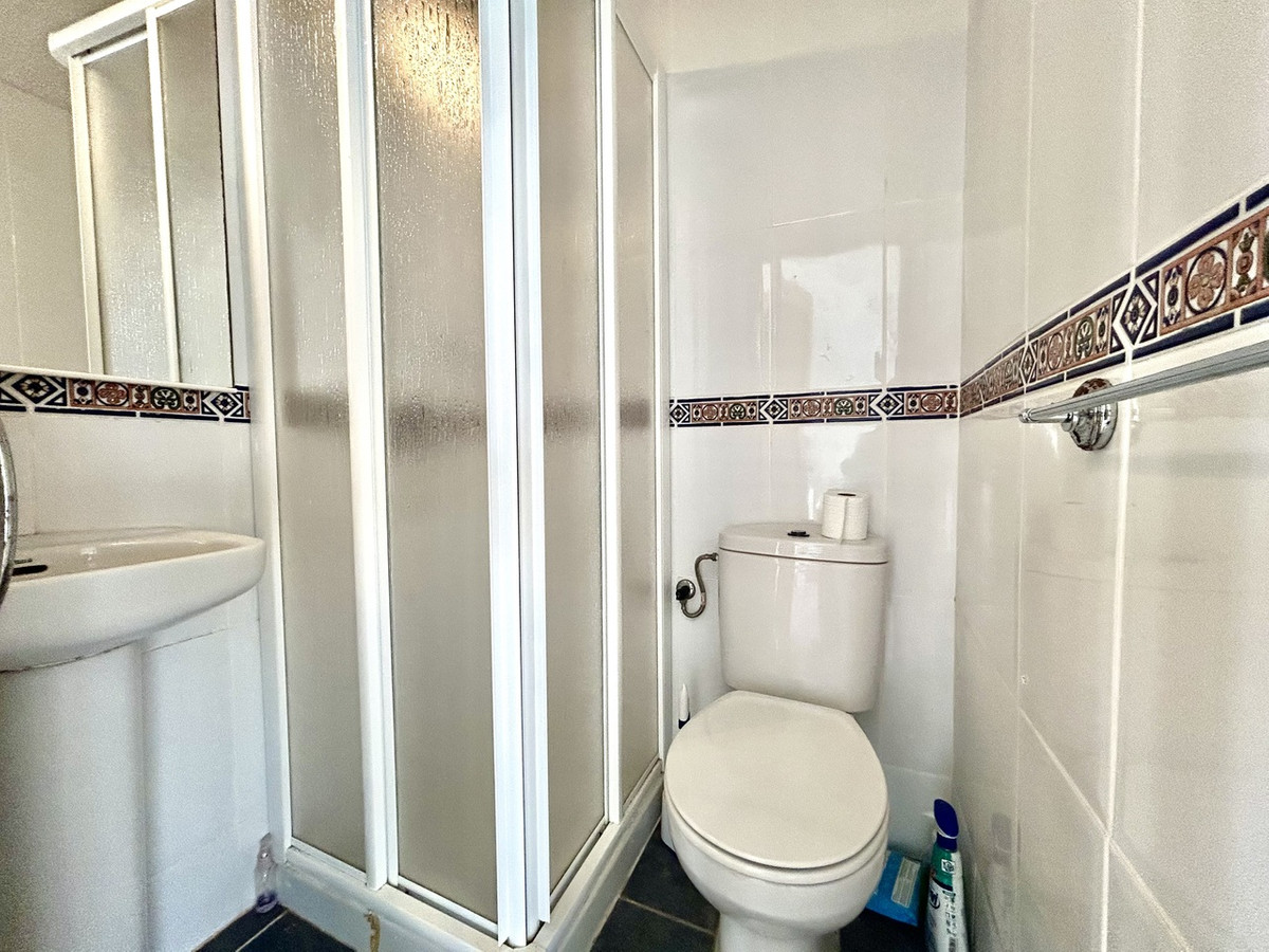 For sale - 3 Bedroom 2 Bathroom Top Floor Apartment in La Zenia - La Zenia  - Alicante