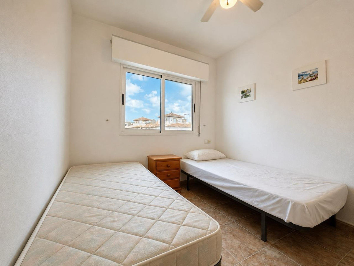 For sale - 3 Bedroom 2 Bathroom Top Floor Apartment in La Zenia - La Zenia  - Alicante