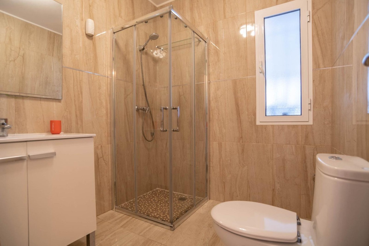 For sale - 4 Bedroom 3 Bathroom House - Detached Villa in San Miguel de Salinas - San Miguel de Salinas Centro  - Alicante