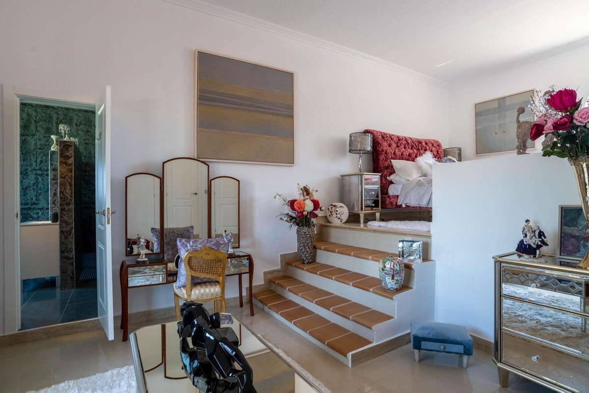 For sale - 4 Bedroom 3 Bathroom House - Detached Villa in San Miguel de Salinas - San Miguel de Salinas Centro  - Alicante