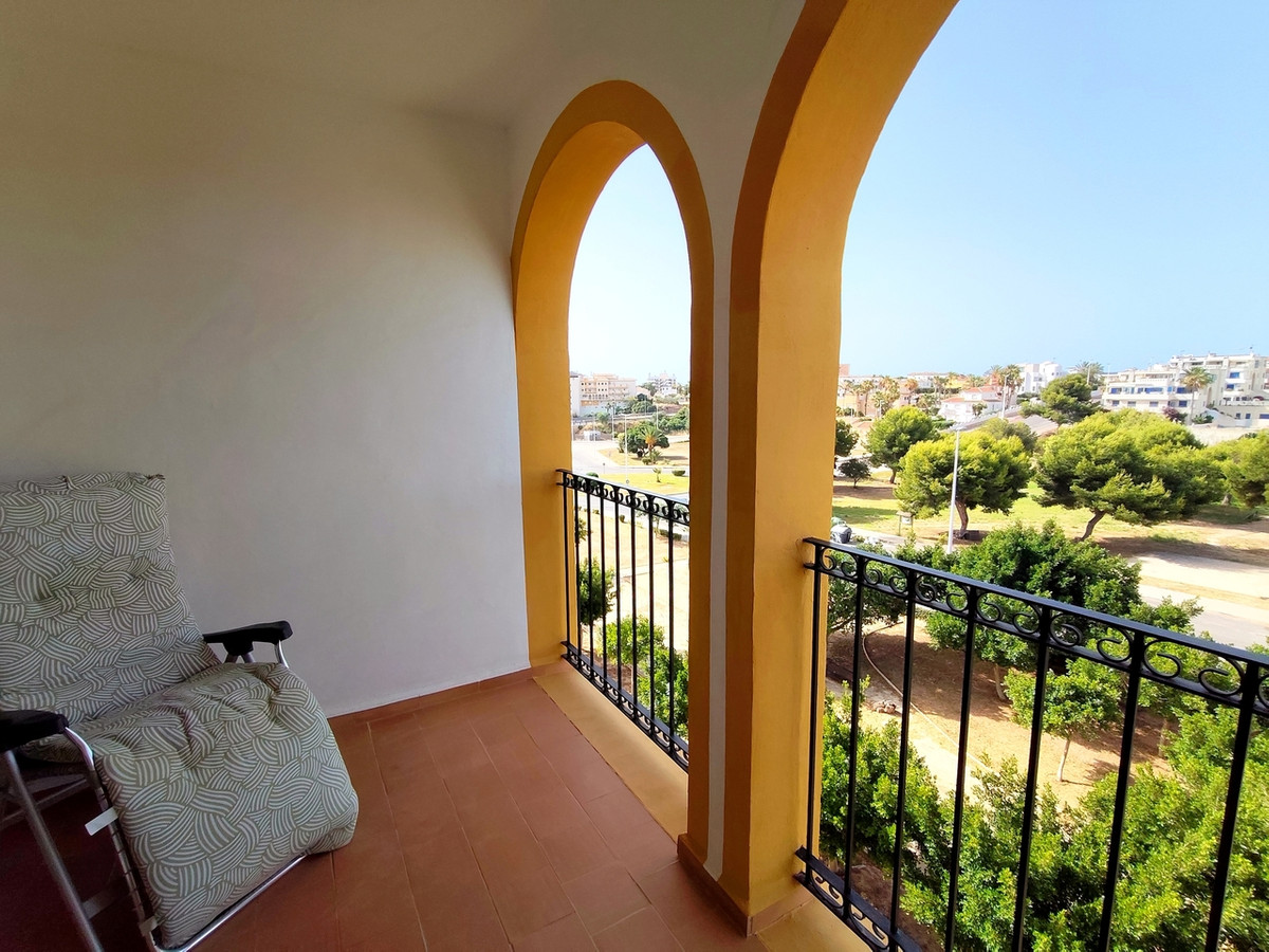 For sale - 2 Bedroom 1 Bathroom Apartment - Middle Floor Apartment in Orihuela - La Zenia  - Alicante