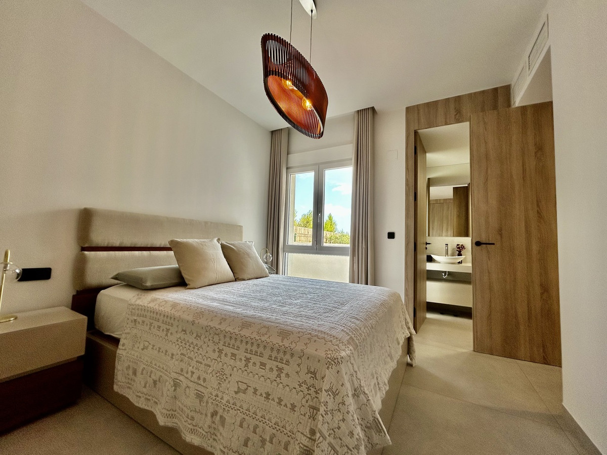 For sale - 4 Bedroom 2 Bathroom House - Detached Villa in Algorfa - La Finca Golf  - Alicante