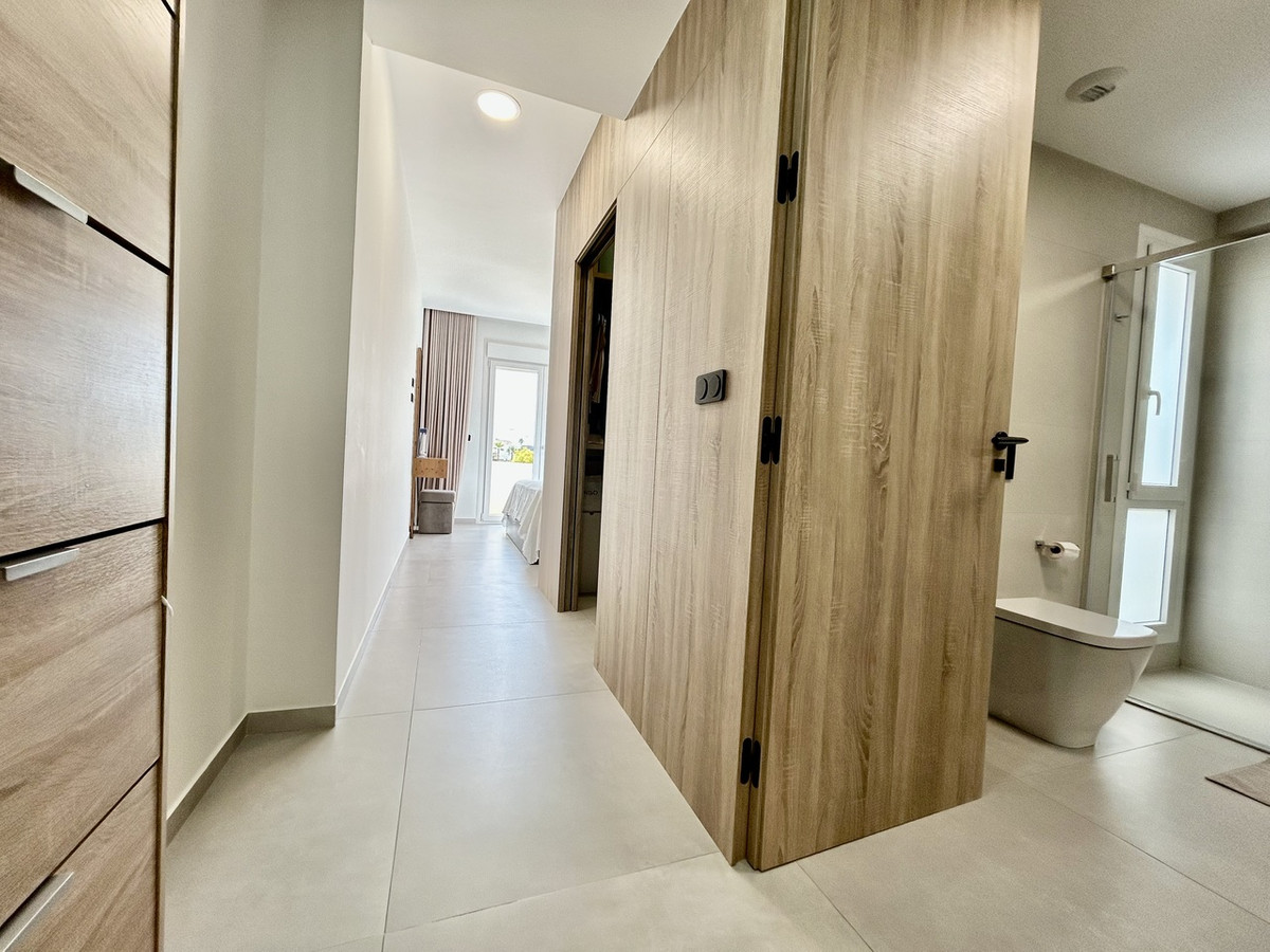 For sale - 4 Bedroom 2 Bathroom House - Detached Villa in Algorfa - La Finca Golf  - Alicante