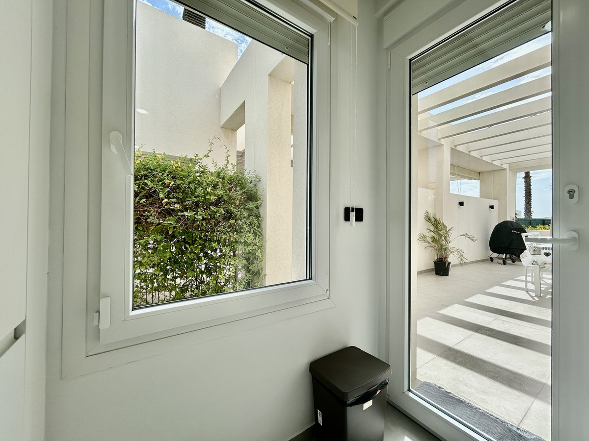 For sale - 4 Bedroom 2 Bathroom House - Detached Villa in Algorfa - La Finca Golf  - Alicante