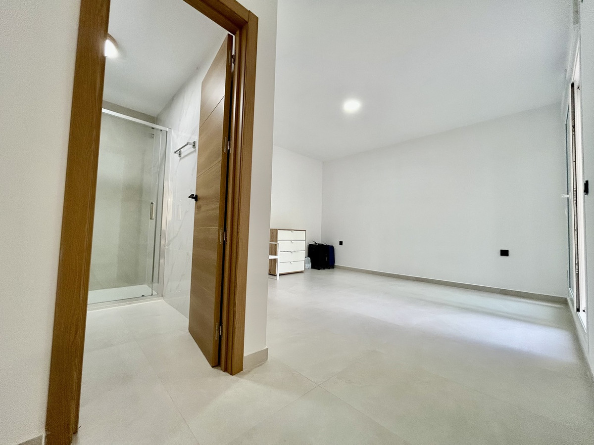 For sale - 4 Bedroom 2 Bathroom House - Detached Villa in Algorfa - La Finca Golf  - Alicante