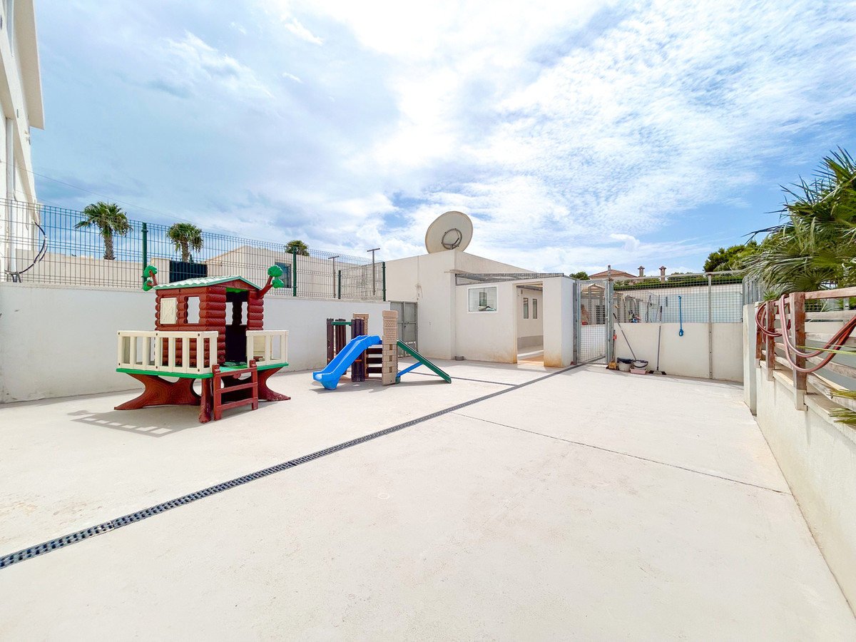 For sale - 8 Bedroom 4 Bathroom House - Detached Villa in Los Montesinos - Los Montesinos Centro  - Alicante