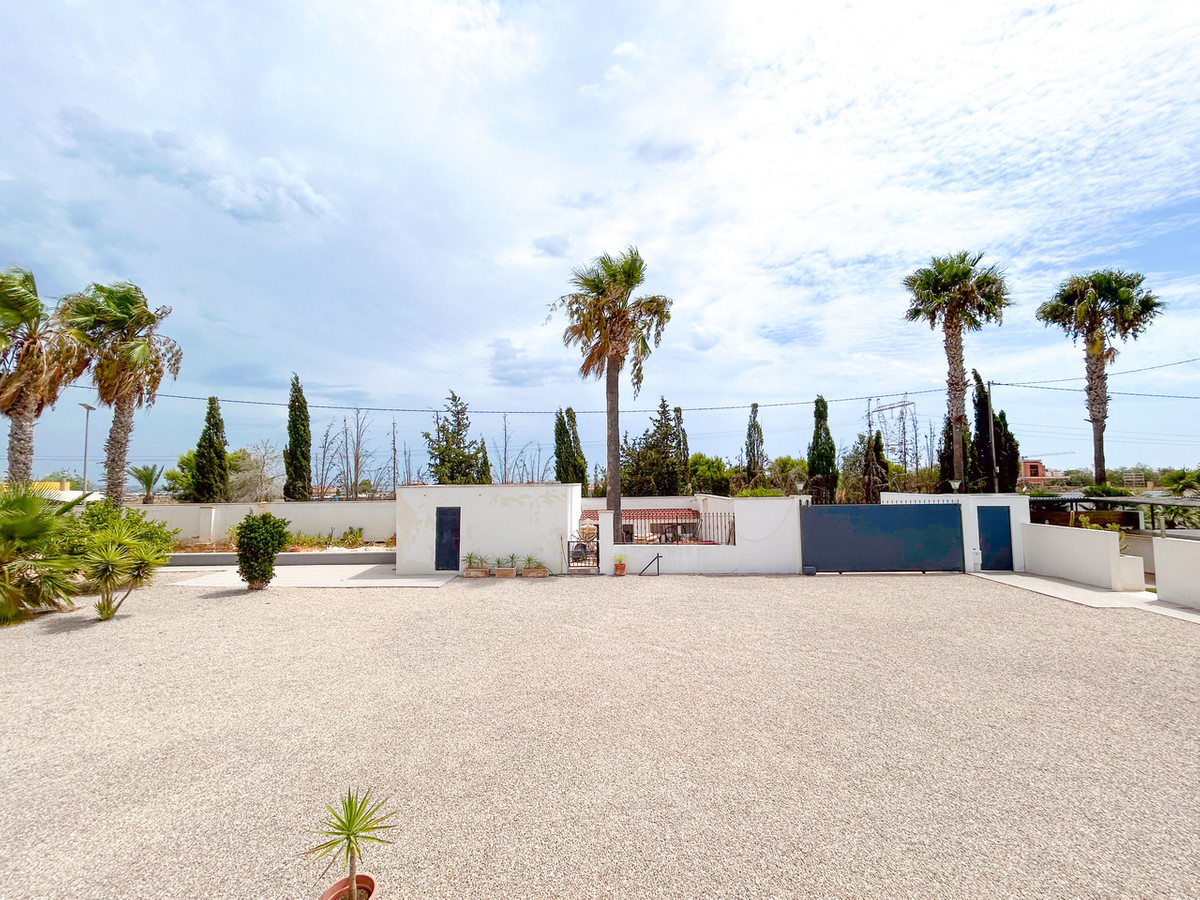 For sale - 8 Bedroom 4 Bathroom House - Detached Villa in Los Montesinos - Los Montesinos Centro  - Alicante