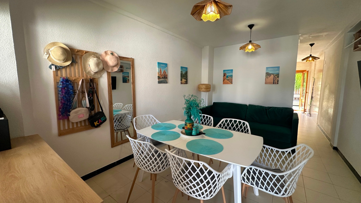 For sale - 3 Bedroom 2 Bathroom House - Townhouse in Torrevieja - La Mata  - Alicante