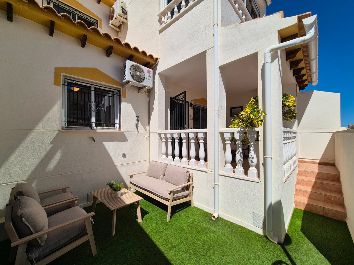 For sale - 3 Bedroom 2 Bathroom House - Townhouse in Orihuela - La Florida  - Alicante