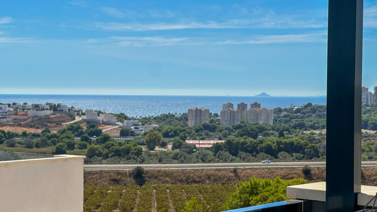 For sale - 3 Bedroom 3 Bathroom House - Detached Villa in Orihuela - Lomas de Cabo Roig  - Alicante