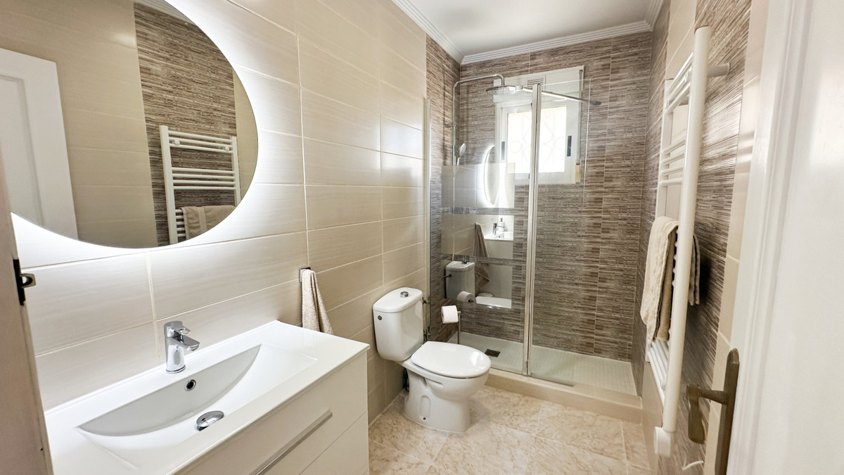 For sale - 4 Bedroom 2 Bathroom House - Townhouse in Orihuela - Los Altos  - Alicante