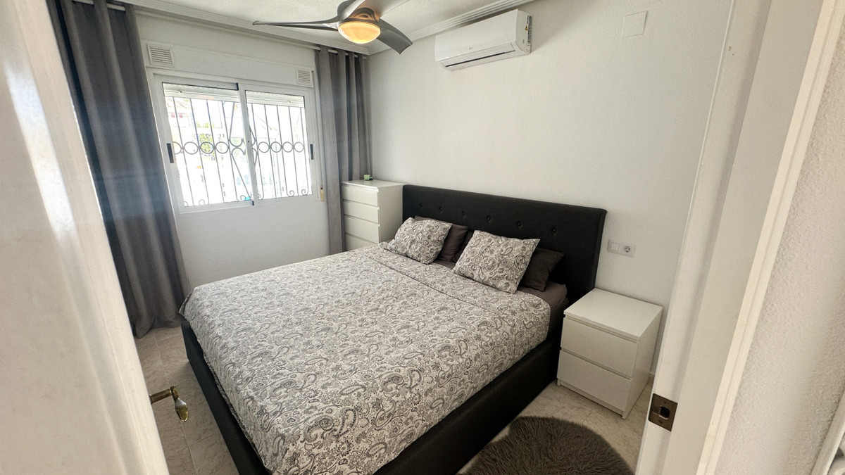 For sale - 4 Bedroom 2 Bathroom House - Townhouse in Orihuela - Los Altos  - Alicante