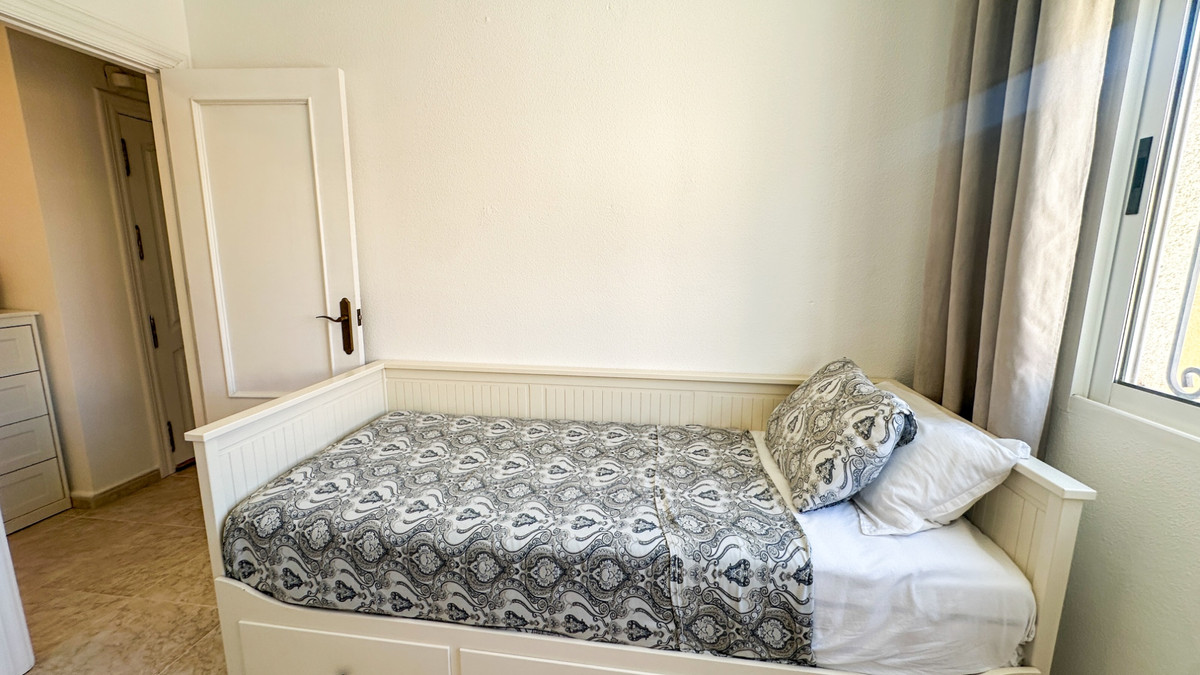 For sale - 4 Bedroom 2 Bathroom House - Townhouse in Orihuela - Los Altos  - Alicante